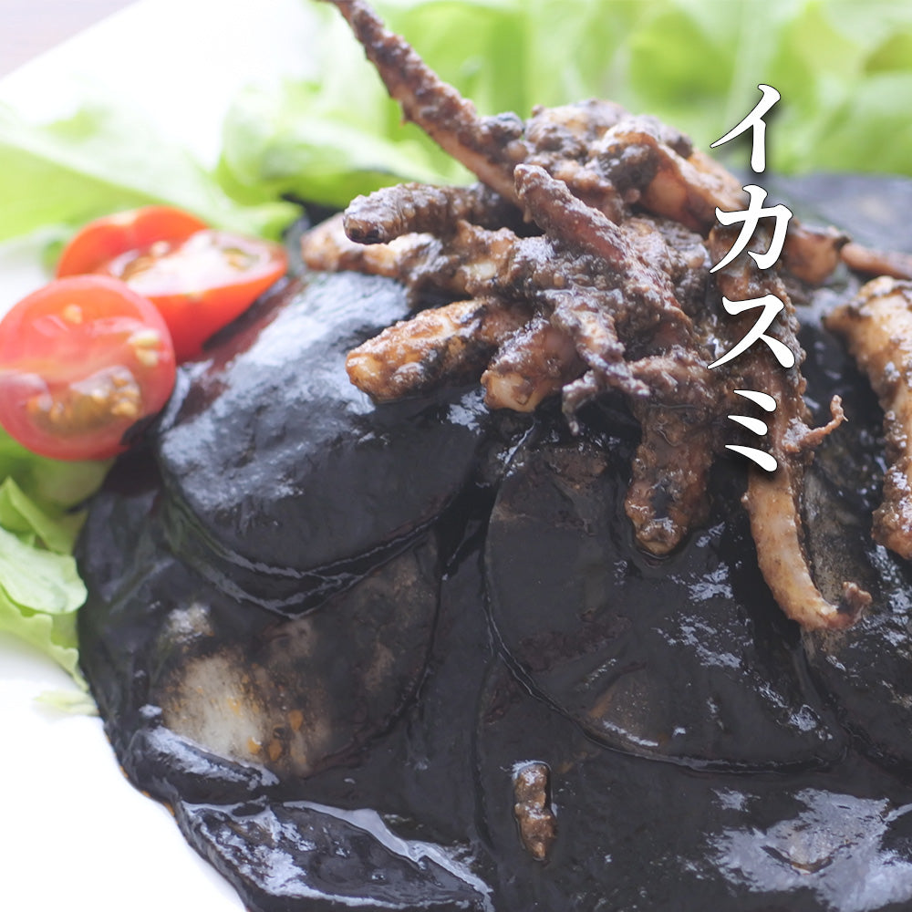 丸いコイン型イタリアンショートパスタのクロゼッティのイカ墨ソース