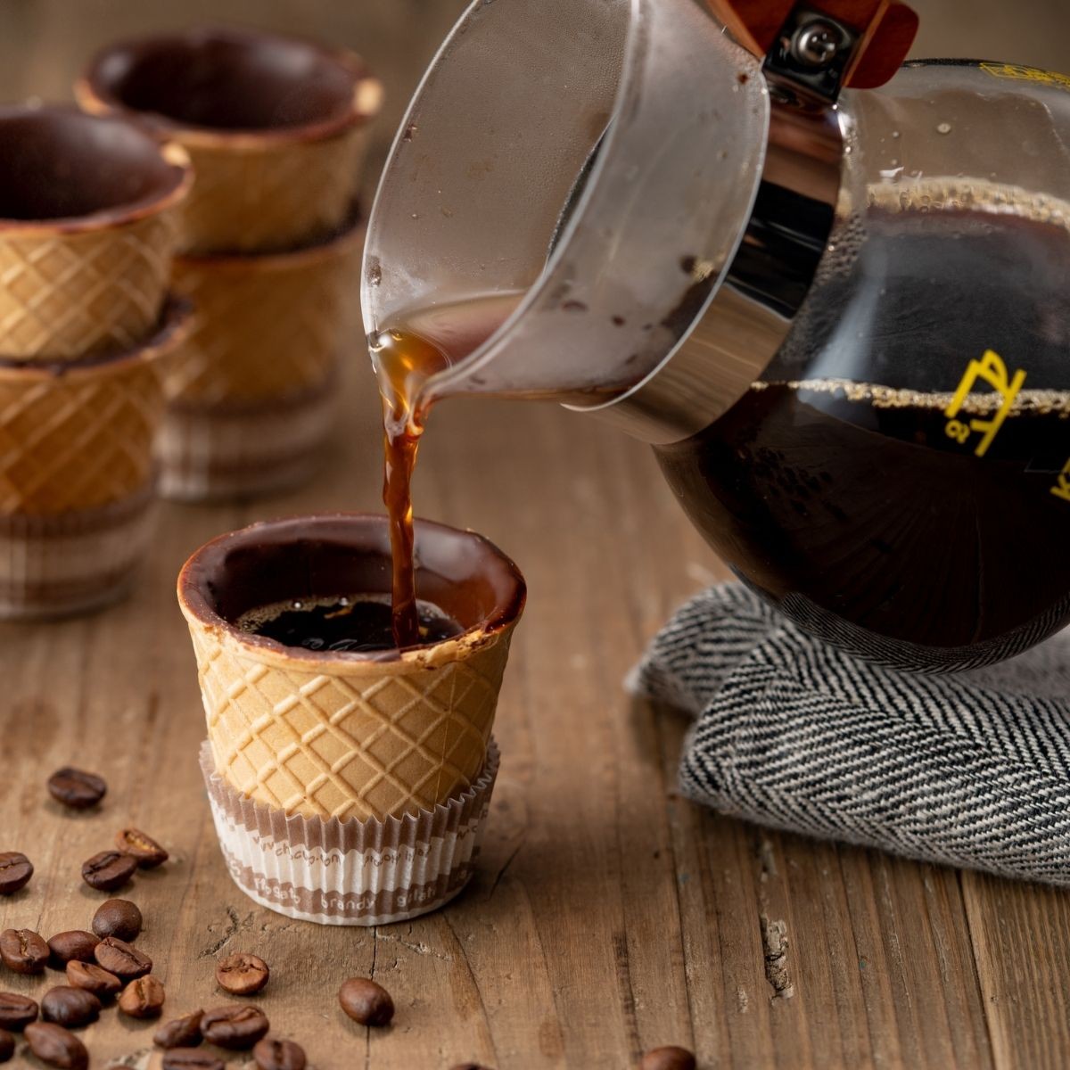 イタリア エスプレッソ 豆 コーヒー豆 (粉) 250g 「LUIGINA」 エスプレッソ用ブレンド & チョカップ CHOCUP 6個入り 贈り物 ギフト セット